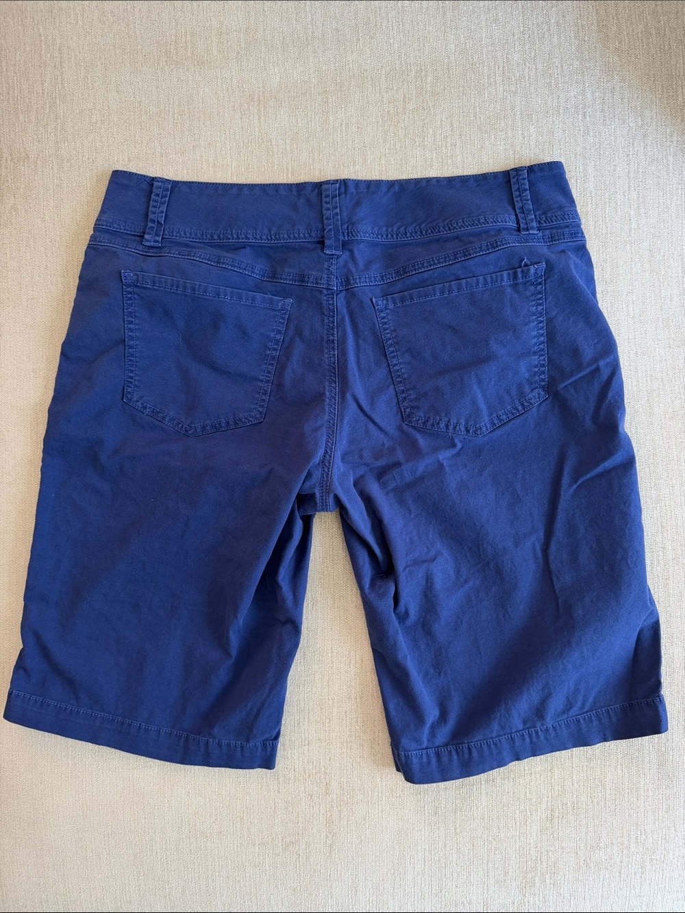CAbi Lou Bermuda Shorts #830 Nautical Blue Two Button Board Long Size 12 - Picture 4 of 6